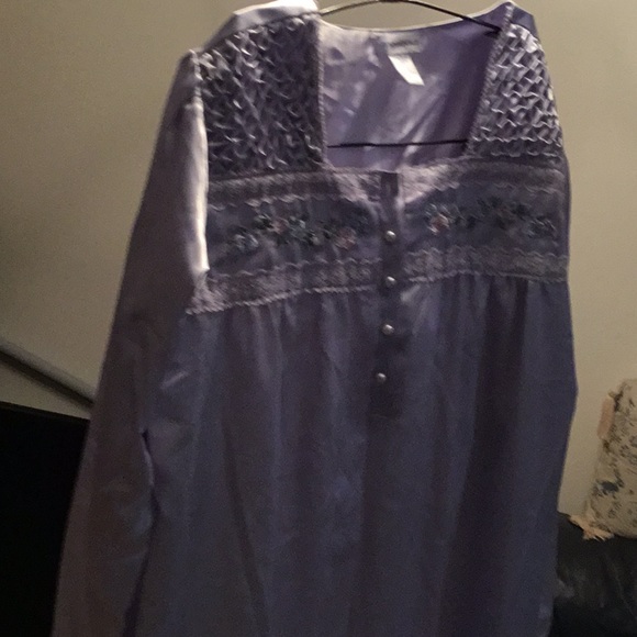 Other - Vintage long sleeve pale purple nightgown